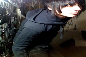 <img300*200:stuff/z/59410/Hot%2520Emo%2520Guyz/i1216860593_11.jpg>