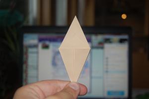 <img300*200:stuff/z/62304/Origami%2520birdbase%252c%2520crane%2520and%2520dinosaur%2520tutorial/DSC_0330.JPG>