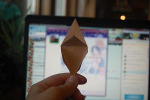 <img300*200:stuff/z/62304/Origami%2520birdbase%252c%2520crane%2520and%2520dinosaur%2520tutorial/DSC_0332.JPG>