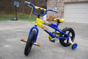 <img300*0:stuff/z/93740/A%2520Child%2527s%2520Playthings/oct%20257.jpg>